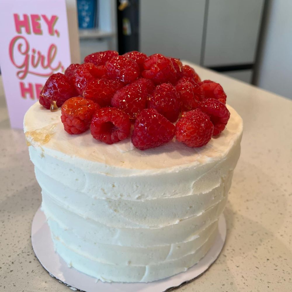 Small raspberry cake Small raspberry cake