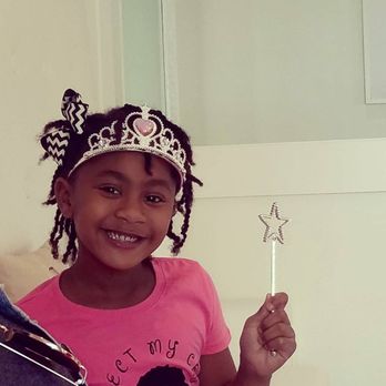 Gloss Nails & Beauty Bar - niece enjoying being a princess - Nail Salons Near Me - Atlanta, Georgia