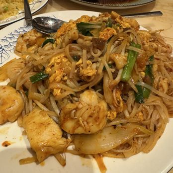 Red 8 - pad thai - Dim Sum Near Me - Las Vegas, Nevada