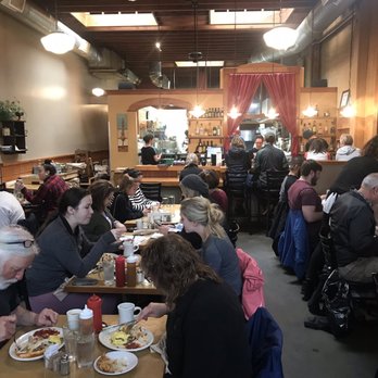 Gravy - Inside view - busy! - American Near Me - Portland, Oregon Gravy - Inside view - busy! - American Near Me - Portland, Oregon