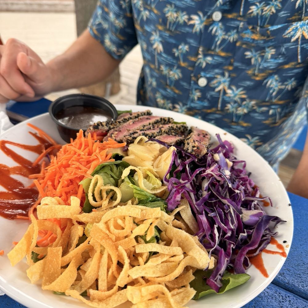 Flounder's Chowder House - Seared Ahi Tuna Salad - Seafood Near Me - Gulf Breeze, Florida Flounder's Chowder House - Seared Ahi Tuna Salad - Seafood Near Me - Gulf Breeze, Florida