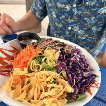 Flounder's Chowder House - Seared Ahi Tuna Salad - Seafood Near Me - Gulf Breeze, Florida