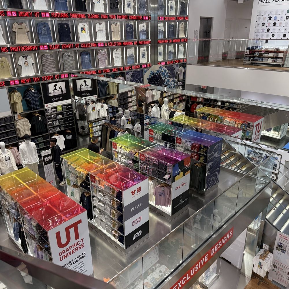 Uniqlo - Photo 3: Mezzanine floor - Men's Clothing Near Me - Honolulu, Hawaii Uniqlo - Photo 3: Mezzanine floor - Men's Clothing Near Me - Honolulu, Hawaii