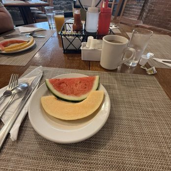 Salem Inn - Fresh fruit - Hotels Near Me - Salem, Massachusetts