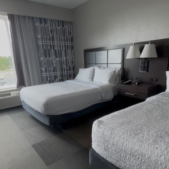Hampton Inn & Suites Indianapolis-Keystone - Bedroom - Hotels Near Me - Indianapolis, Indiana Hampton Inn & Suites Indianapolis-Keystone - Bedroom - Hotels Near Me - Indianapolis, Indiana