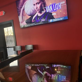 Burgers 2 Beer - Bars Near Me - Solon, Ohio