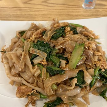 Mr Noodle - chicken Pad See Ew - Thai Near Me - Los Angeles, California