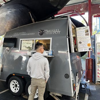 Queen Victoria Market - THE BEST MUSSELS IVE EVER HAD - Farmers Market Near Me - Melbourne, VIC