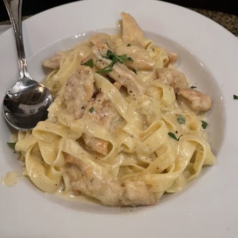 Cafe Gazelle - Alfredo w/ chicken - Italian Near Me - Long Beach, California Cafe Gazelle - Alfredo w/ chicken - Italian Near Me - Long Beach, California