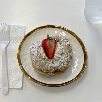 Sugarbloom Cakery And Coffee - A Strawberry Whoopie Cake. - Coffee & Tea Near Me - Redlands, California Sugarbloom Cakery And Coffee - A Strawberry Whoopie Cake. - Coffee & Tea Near Me - Redlands, California