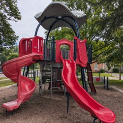 Wellington Street School Park - Wellington Street School Park, St. Thomas, ON