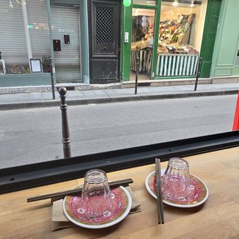 Yansai - View of the street from our window seats. - Pan Asian Near Me - Paris, 75