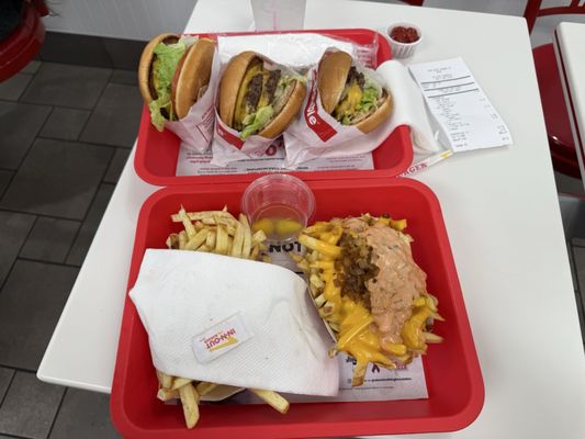 In-N-Out Burger by null