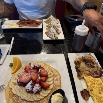 Keke's Breakfast Cafe - Pancakes and Stuffed French Toast with NUTELLA® - Breakfast & Brunch Near Me - Kissimmee, Florida Keke's Breakfast Cafe - Pancakes and Stuffed French Toast with NUTELLA® - Breakfast & Brunch Near Me - Kissimmee, Florida