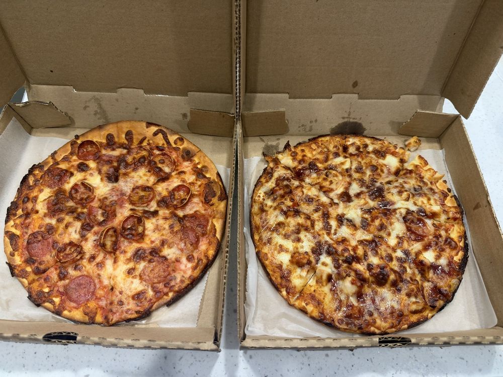 Pat's Pizza Logo
