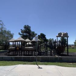 Corwin Park - Main entrance from Parking lot