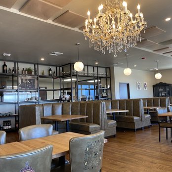 Brick 29 - Interior dining. - New American Near Me - Nampa, Idaho Brick 29 - Interior dining. - New American Near Me - Nampa, Idaho