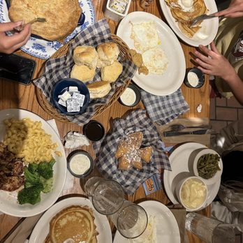 Cracker Barrel Old Country Store - Breakfast & Brunch Near Me - Bradenton, Florida
