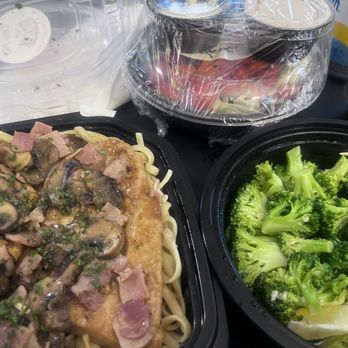 Polcari's Restaurant - Chicken Marsala or Chicken Piccata, I forgot. - Pizza Near Me - Saugus, Massachusetts Polcari's Restaurant - Chicken Marsala or Chicken Piccata, I forgot. - Pizza Near Me - Saugus, Massachusetts