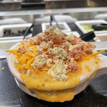 Sizzler - My soup combo -- half Clam Chowder half broccoli cheddar soup + cheddar cheese, blue cheese, and bacon!! - Seafood Near Me - Colma, California