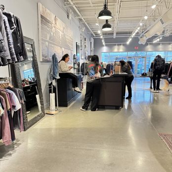 John Varvatos - Men's Clothing Near Me - Livermore, California