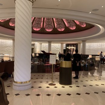 Four Seasons Hotel - Hotels Near Me - London, XGL
