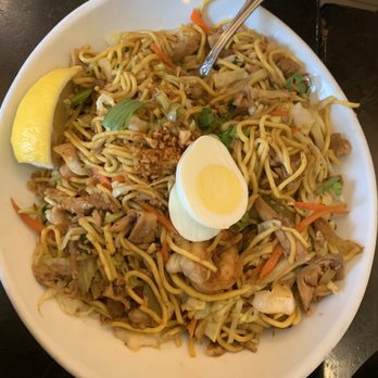 Max's Restaurant - Milpitas - Pancit Canton - Filipino Near Me - Milpitas, California