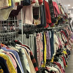 Oodles Consignment Boutique - All sizes of girls clothes from Newborn-16.