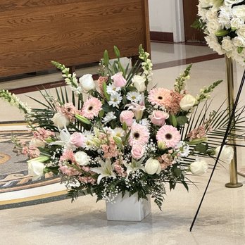 Estrella's Flower Shop - Was able to make a beautiful funeral arrangement on short notice - Florists Near Me - Dallas, Texas