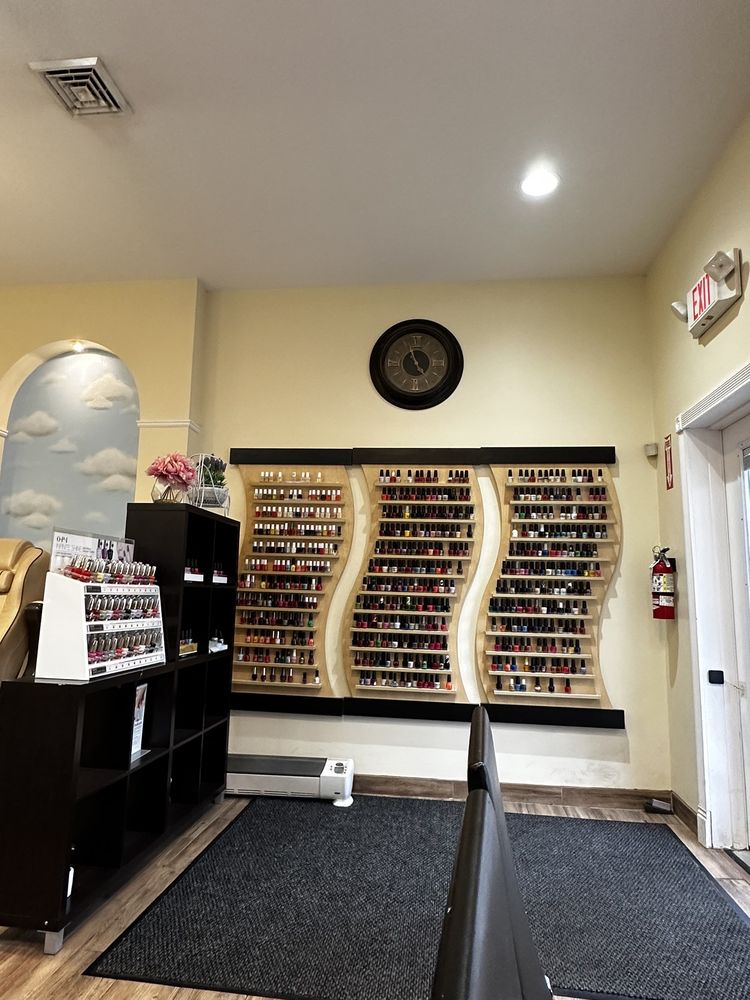 DELUXE NAILS & SPA Updated August 2024 11 Photos & 21 Reviews