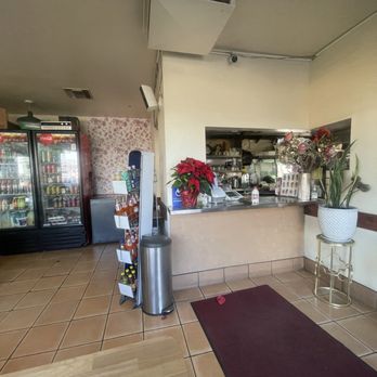 Arthur's Garden - Inside - Persian/Iranian Near Me - Los Angeles, California Arthur's Garden - Inside - Persian/Iranian Near Me - Los Angeles, California