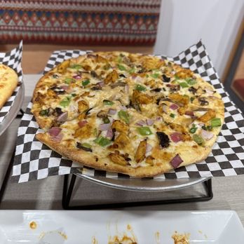Pizza Twist - Chicken tikka masala pizza - Pizza Near Me - Salt Lake City, Utah Pizza Twist - Chicken tikka masala pizza - Pizza Near Me - Salt Lake City, Utah