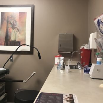 Complete Women's Care Center - Exam room - Obstetricians & Gynecologists Near Me - Houston, Texas Complete Women's Care Center - Exam room - Obstetricians & Gynecologists Near Me - Houston, Texas