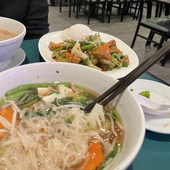 Sunrise Restaurant - Tofu vegetable pho, spicy tofu vegetable stir fry - Vietnamese Near Me - Middletown, Rhode Island Sunrise Restaurant - Tofu vegetable pho, spicy tofu vegetable stir fry - Vietnamese Near Me - Middletown, Rhode Island