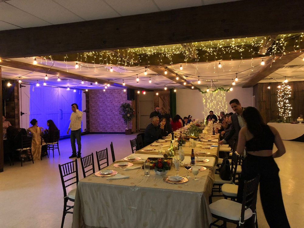THE BARN VENUE Updated September 2024 19 Photos 2828 N Lee