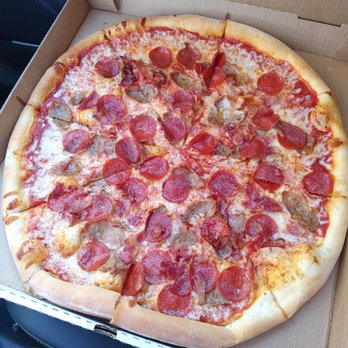 Manhattan Pizzeria - Pepperoni, sausage and bacon - Pizza Near Me - Indianapolis, Indiana Manhattan Pizzeria - Pepperoni, sausage and bacon - Pizza Near Me - Indianapolis, Indiana