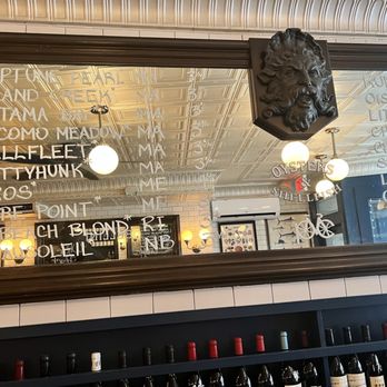 Neptune Oyster - Seafood Near Me - Boston, Massachusetts