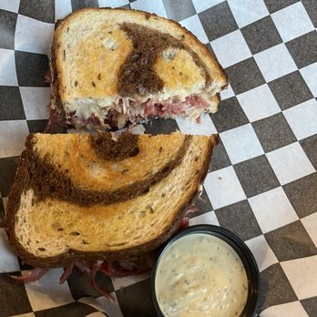 Lincoln Avenue Brewery - Reuben Sandwich - Breweries Near Me - Pittsburgh, Pennsylvania Lincoln Avenue Brewery - Reuben Sandwich - Breweries Near Me - Pittsburgh, Pennsylvania