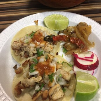 Mi Lindo Apatzingan - Chicken tacos served  with grilled onions on the side. Very tasty! - Mexican Near Me - Riverside, California