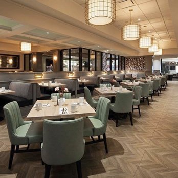 Daily Grill - Dining Room - American Near Me - Houston, Texas