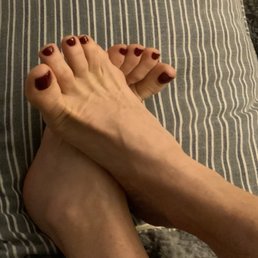 My gel pedicure by Mary. Not sure what the color is. I told Quincy what I wanted and she picked this one.  It was perfect.