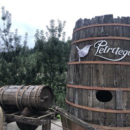 Petritegi offers traditional cider tasting all year.