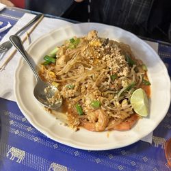 Siam Garden Thai Cuisine - Chicken and Shrimp Pad Thai