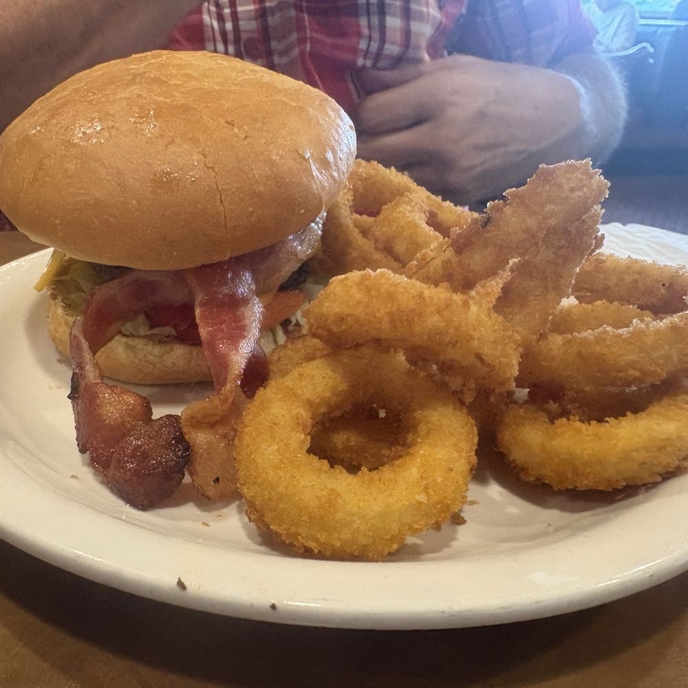 Eat'n Park - BBQ Bacon Burger Meal Deal - American Near Me - Austintown, Ohio Eat'n Park - BBQ Bacon Burger Meal Deal - American Near Me - Austintown, Ohio
