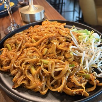 White Lotus Cafe - Pad Thai with chicken - Cafes Near Me - Colorado Springs, Colorado White Lotus Cafe - Pad Thai with chicken - Cafes Near Me - Colorado Springs, Colorado