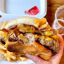 Barnstormers Burgers - The Cess-nator- 12oz beef burger, bacon, sautéed onions, and cheddar cheese plus crinkle cut fries - about $15, huge burger!