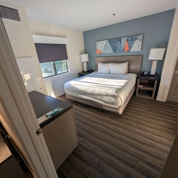 Hyatt House Boston/Waltham - Bedroom - Hotels Near Me - Waltham, Massachusetts