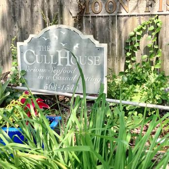 The Cull House - Backyard - Seafood Near Me - Sayville, New York