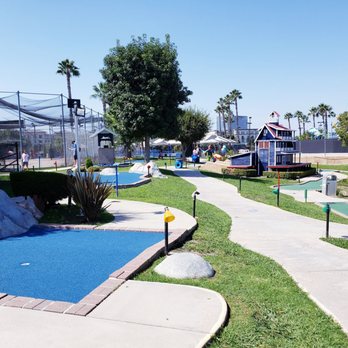Boomers Irvine - Mini Golf. - Amusement Parks Near Me - Irvine, California