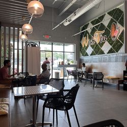 Wich Tea - Dining area